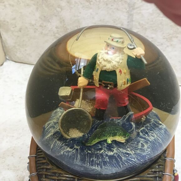 MR CHRISTMAS NORTH LODGE FISHING THEME SNOW GLOBE - Picture 12 of 12